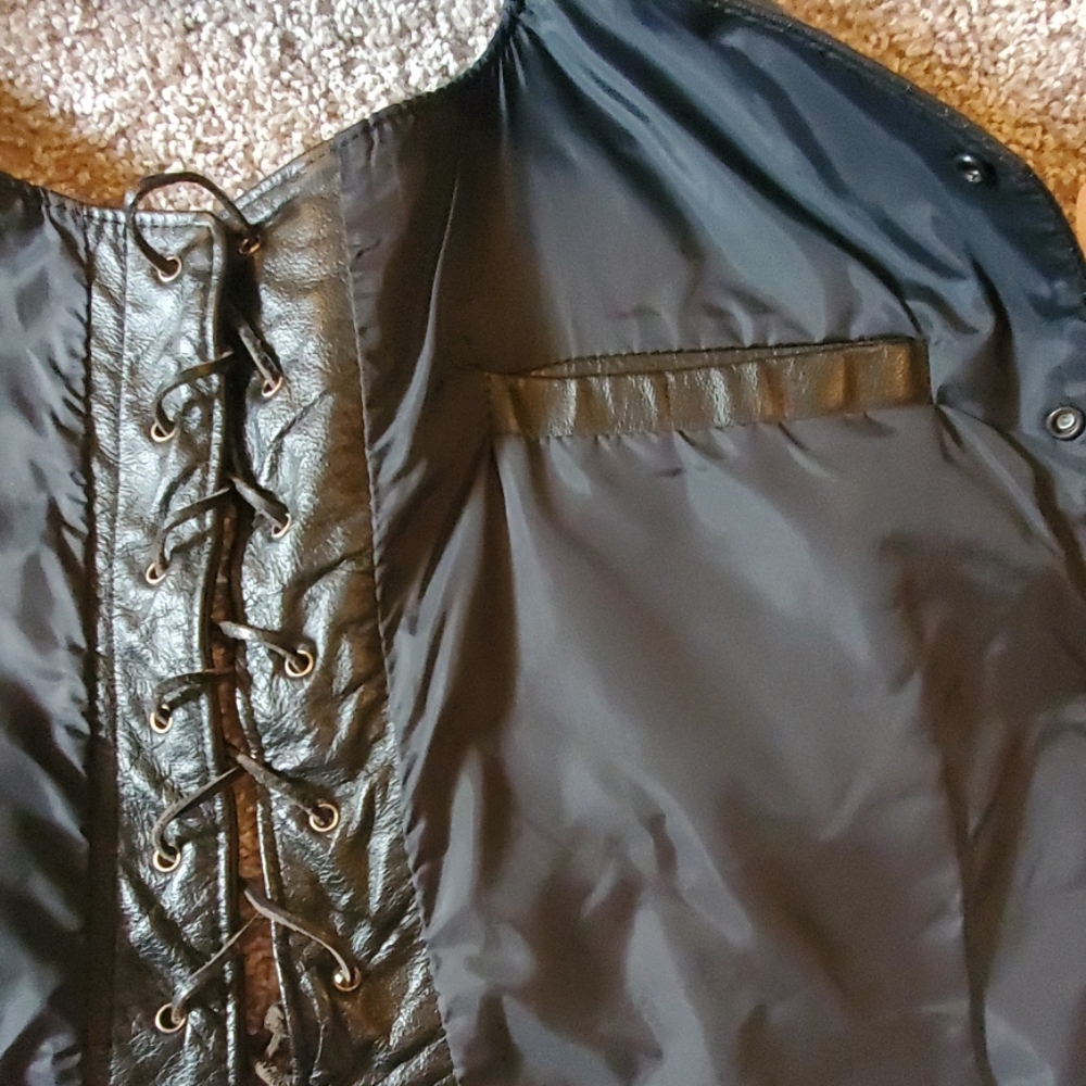 Motorcycle Leather Riding Vest - Picture 4 of 6
